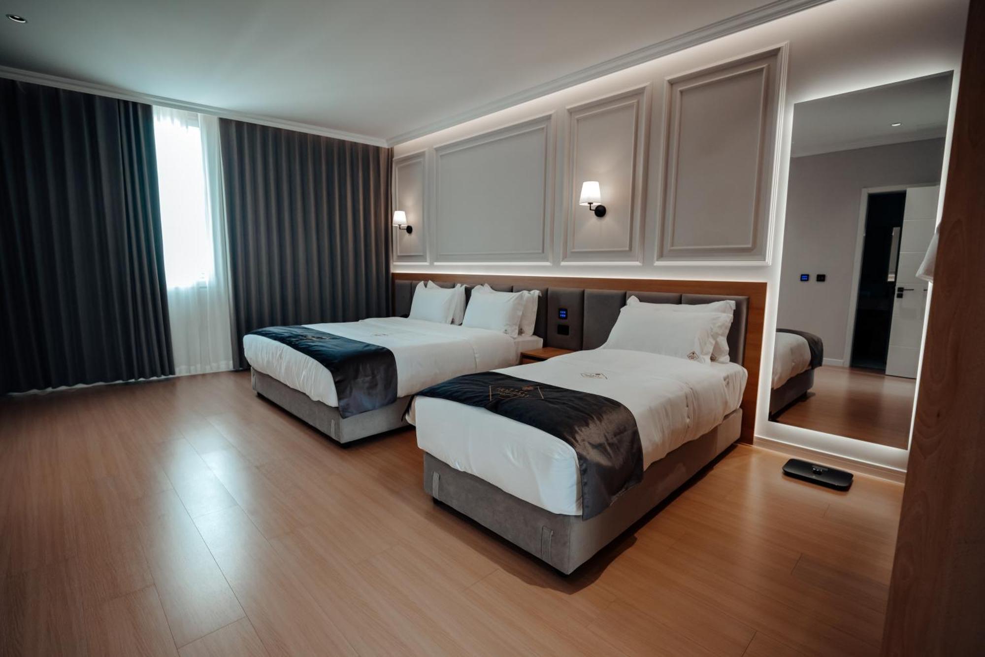 Holiday Hotel Rinas Exterior foto